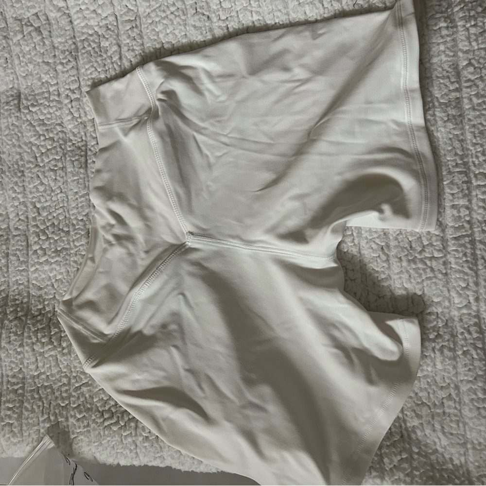 Elevate shorts 5” - Picture 2 of 7